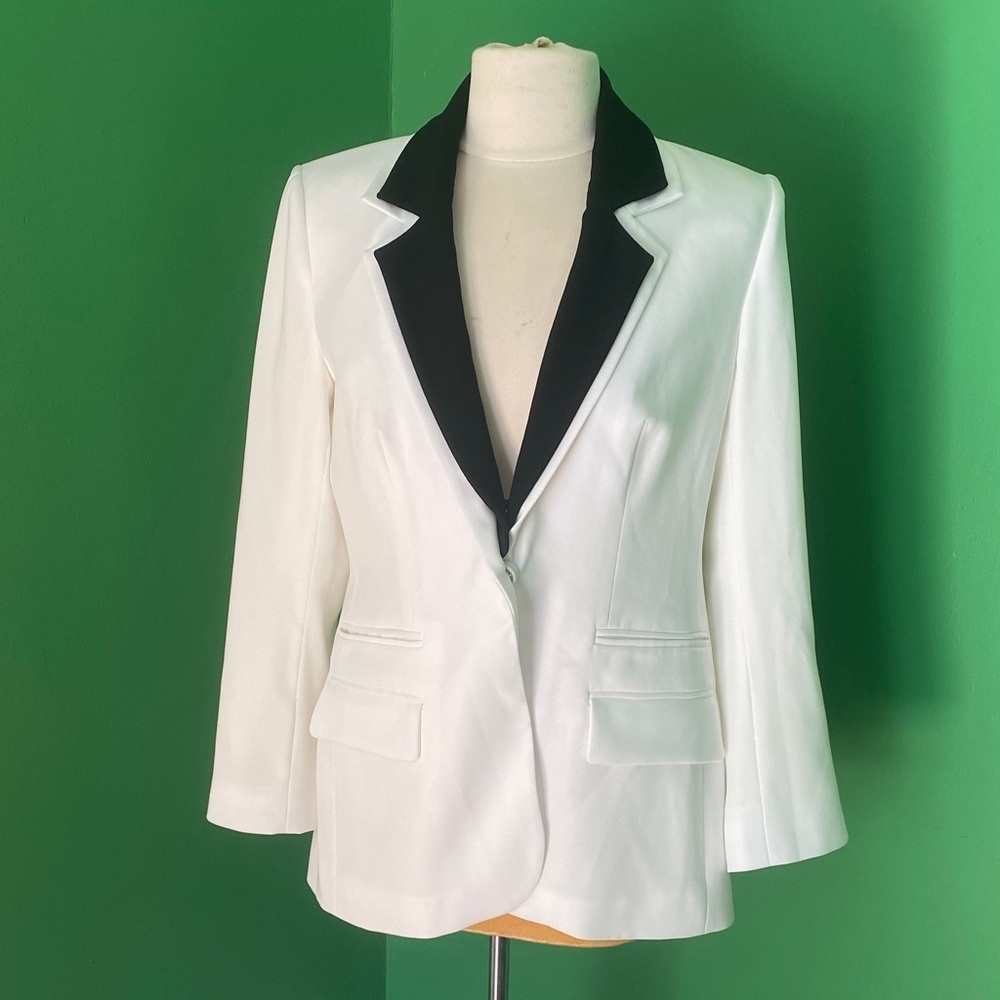 Anne Fontaine White Blazer with Black Contrast Lapel